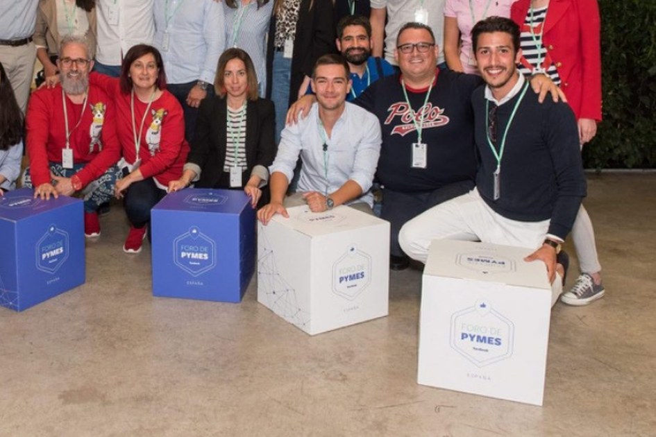 With the Foro de PYMES group at Facebook Madrid