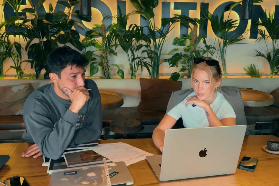 Working session with Auguste Chocianaite, jewellery photographer and founder of Chocianaite Creative Agency